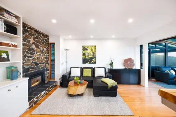 187 Rondoval Crescent, North Vancouver For Sale - image 12