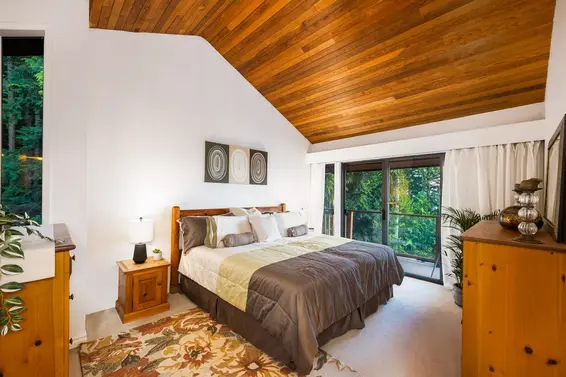 187 Rondoval Crescent, North Vancouver For Sale - image 18