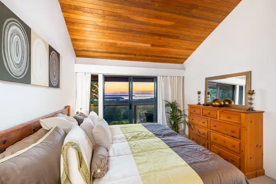 187 Rondoval Crescent, North Vancouver For Sale - image 19