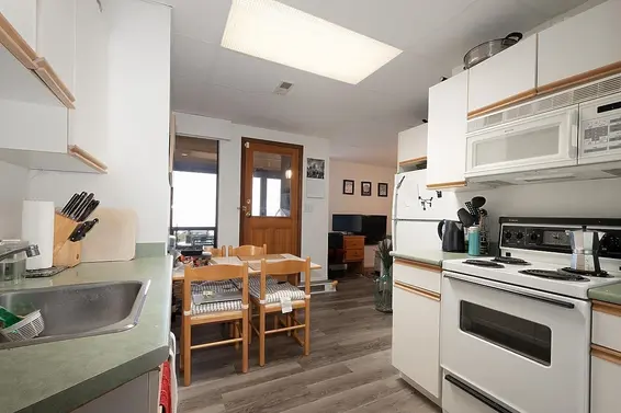 187 Rondoval Crescent, North Vancouver For Sale - image 30