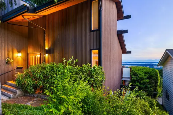 187 Rondoval Crescent, North Vancouver For Sale - image 38