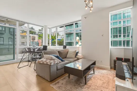 303 100 East Esplanade, North Vancouver For Sale - image 2