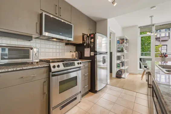 303 100 East Esplanade, North Vancouver For Sale - image 5