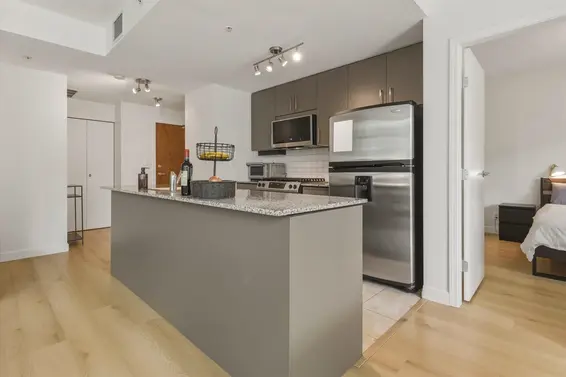 303 100 East Esplanade, North Vancouver For Sale - image 7
