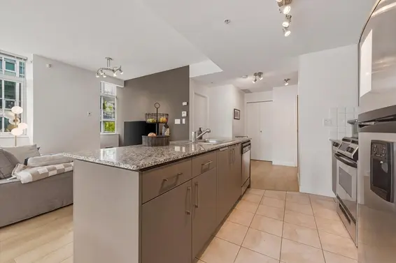 303 100 East Esplanade, North Vancouver For Sale - image 8