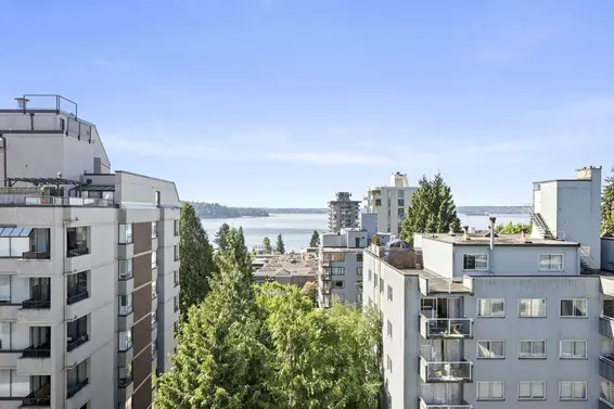 504 1750 Esquimalt Avenue, West Vancouver