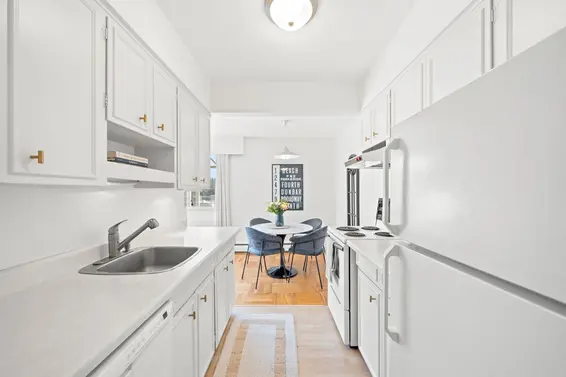504 1750 Esquimalt Avenue, West Vancouver For Sale - image 6