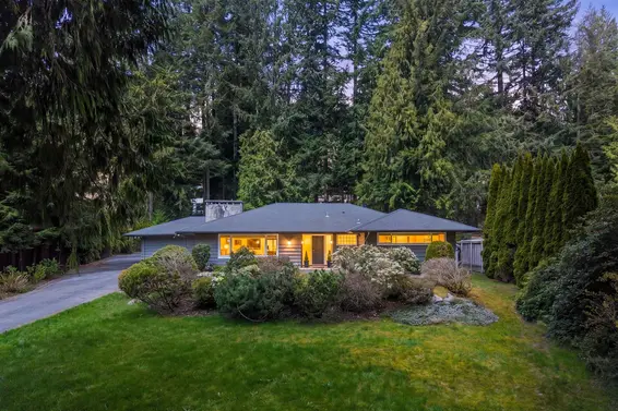 355 Rabbit Lane, West Vancouver