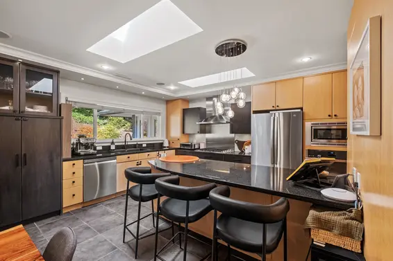 355 Rabbit Lane, West Vancouver For Sale - image 9