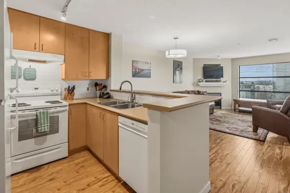 402 124 West 3rd Street, North Vancouver For Sale - image 3