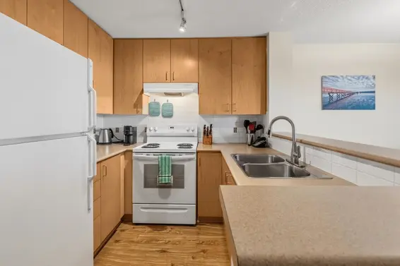 402 124 West 3rd Street, North Vancouver For Sale - image 4