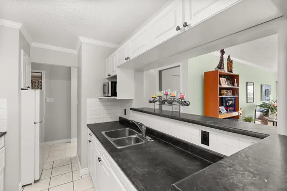 305 236 West 2nd Street, North Vancouver For Sale - image 3
