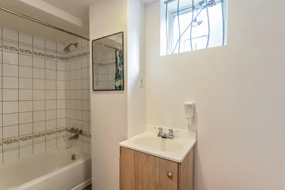 2370 Mountain Highway, North Vancouver For Sale - image 18