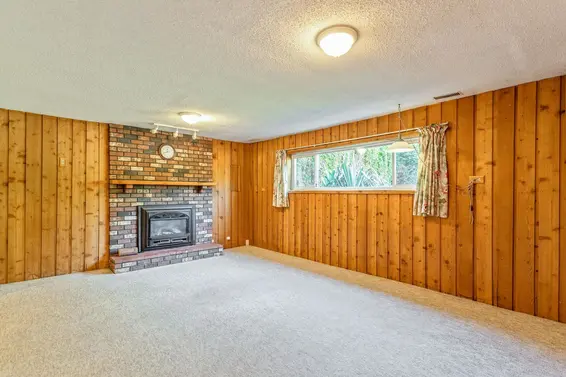 2370 Mountain Highway, North Vancouver For Sale - image 30
