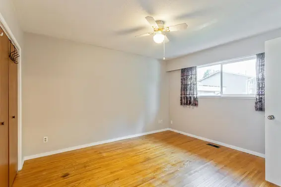 2370 Mountain Highway, North Vancouver For Sale - image 33