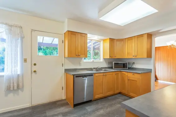 2370 Mountain Highway, North Vancouver For Sale - image 5
