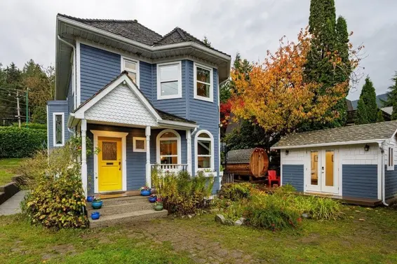 1806 Deep Cove Road, North Vancouver