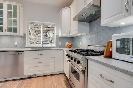 1806 Deep Cove Road, North Vancouver For Sale - image 11