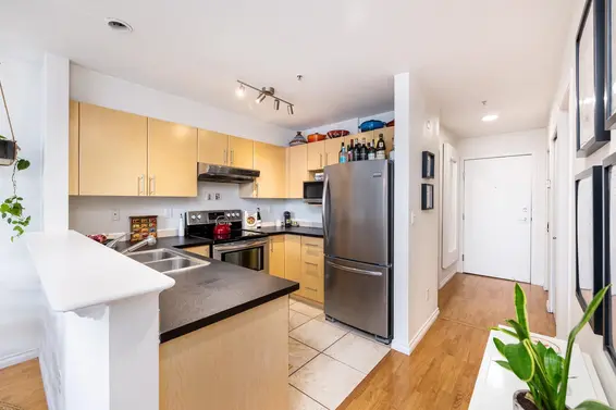 404 137 East 1st Street, North Vancouver For Sale - image 11