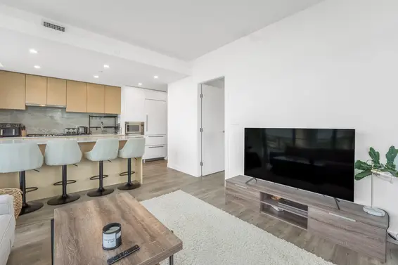 902 200 Klahanie Court, West Vancouver For Sale - image 3