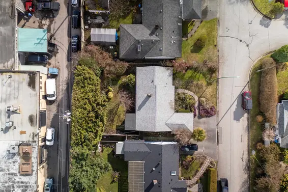 1202 Pinewood Crescent, North Vancouver For Sale - image 19