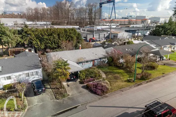 1202 Pinewood Crescent, North Vancouver For Sale - image 3