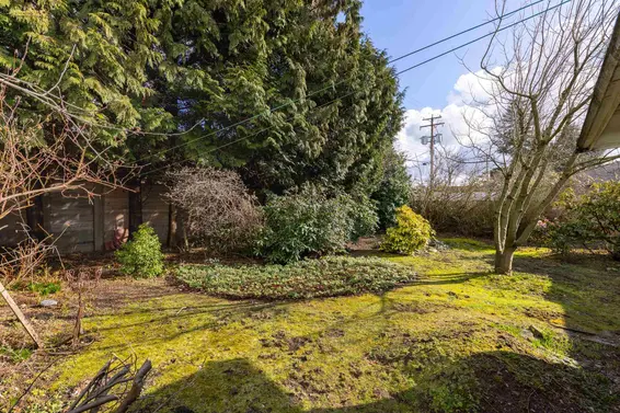1202 Pinewood Crescent, North Vancouver For Sale - image 7