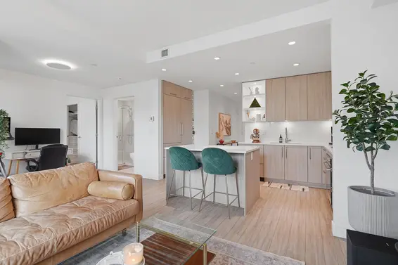 311 707 East 3rd Street, North Vancouver For Sale - image 3