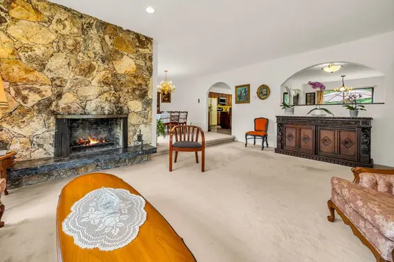 1071 Carnaby Place, North Vancouver For Sale - image 14