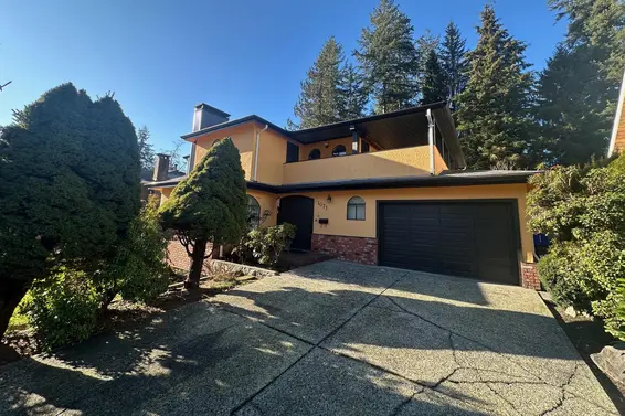 1071 Carnaby Place, North Vancouver For Sale - image 2