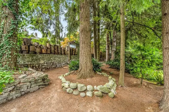 1071 Carnaby Place, North Vancouver For Sale - image 8