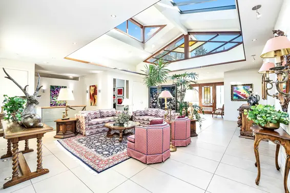 389 Moyne Drive, West Vancouver For Sale - image 3