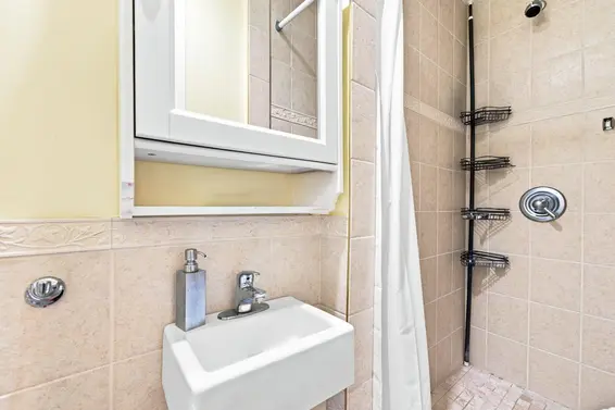 1033 Clements Avenue, North Vancouver For Sale - image 19
