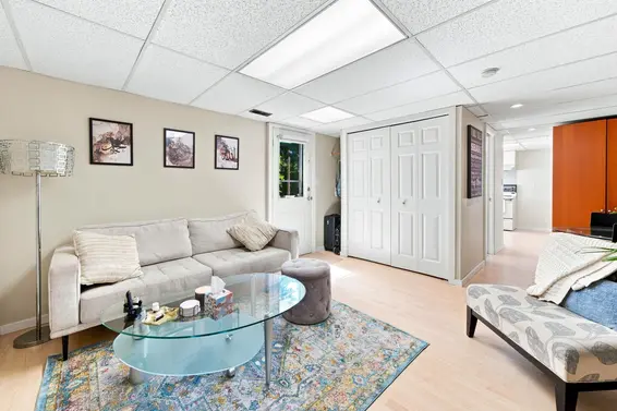 1033 Clements Avenue, North Vancouver For Sale - image 22