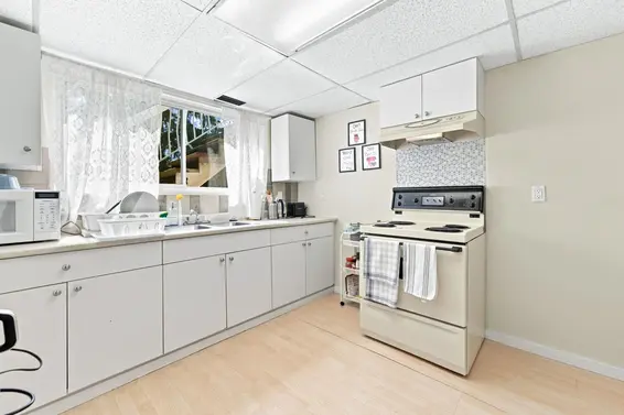 1033 Clements Avenue, North Vancouver For Sale - image 25
