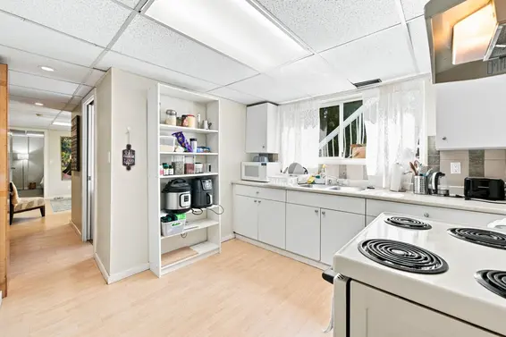 1033 Clements Avenue, North Vancouver For Sale - image 26