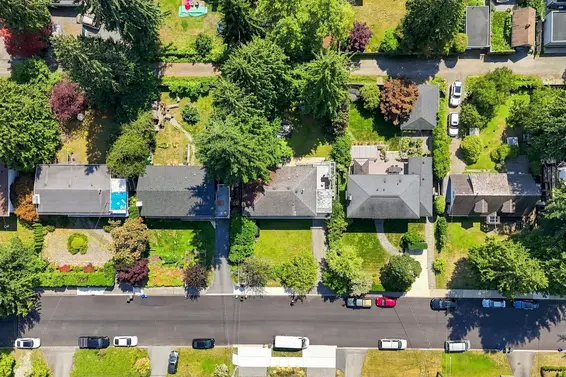 1033 Clements Avenue, North Vancouver For Sale - image 3