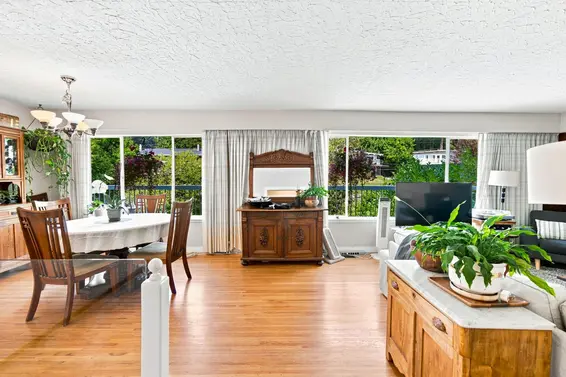 1033 Clements Avenue, North Vancouver For Sale - image 7