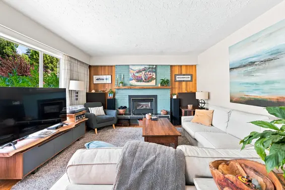 1033 Clements Avenue, North Vancouver For Sale - image 8