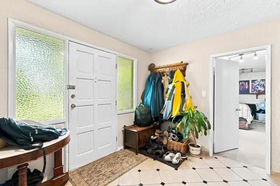 1033 Clements Avenue, North Vancouver For Sale - image 9