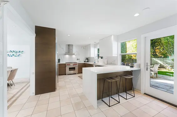 3968 Frames Place, North Vancouver For Sale - image 6