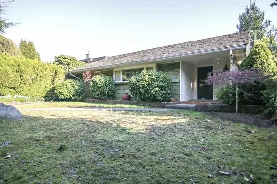 2150 Nelson Avenue, West Vancouver For Sale - image 2