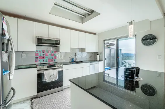 2150 Nelson Avenue, West Vancouver For Sale - image 4