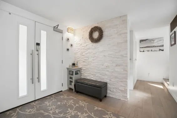 5781 Cranley Drive, West Vancouver For Sale - image 3
