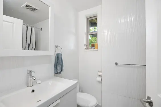 5781 Cranley Drive, West Vancouver For Sale - image 37