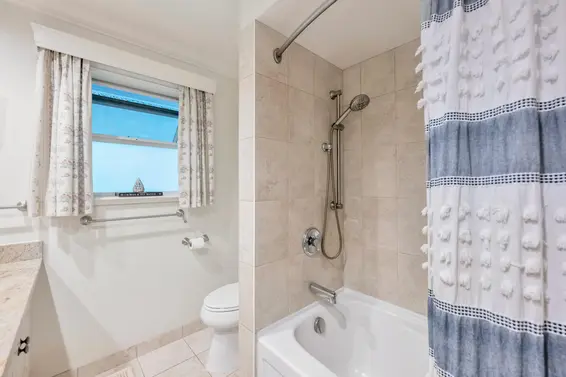 5560 Greenleaf Road, West Vancouver For Sale - image 21