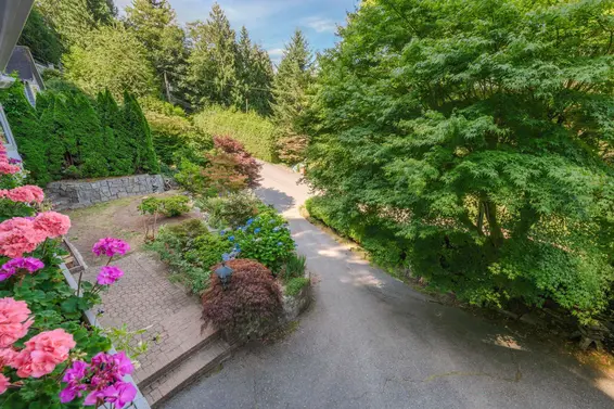 5560 Greenleaf Road, West Vancouver For Sale - image 32