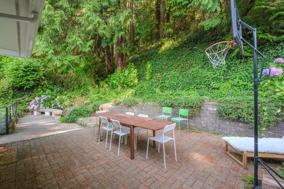 5560 Greenleaf Road, West Vancouver For Sale - image 35