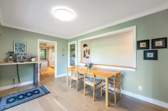 5560 Greenleaf Road, West Vancouver For Sale - image 8