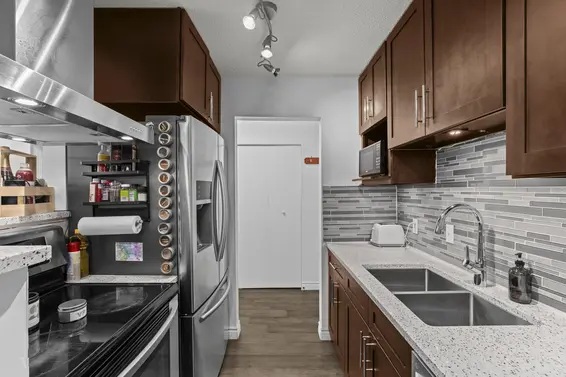 203 310 West 3rd Street, North Vancouver For Sale - image 3